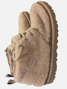 NWOT UGG Neumel Cozy Sheepskin Chukka Boots Lace up Ankle Booties Sz 8 - 1123665
